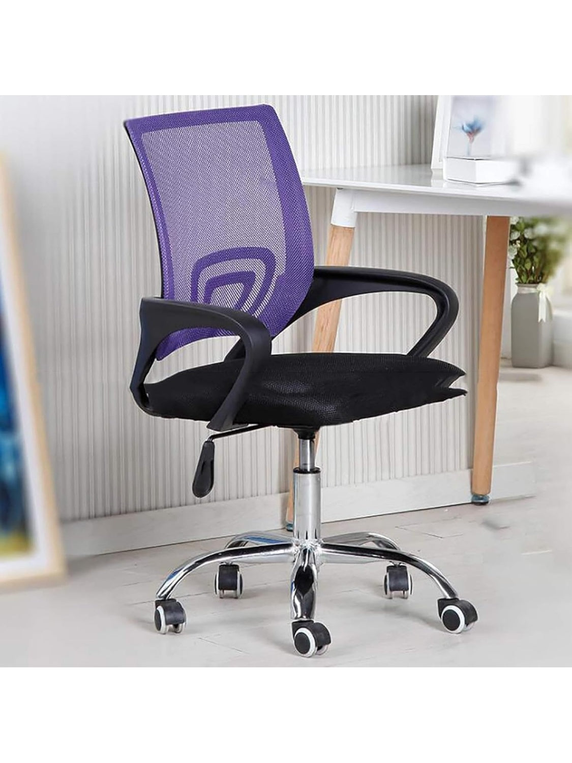 Ergonomischer Mesh Burostuhl mit hoher Ruckenlehne hohenverstellbarer Sitzflache und Rollen fur Buro und Konferenzraum in Violett
